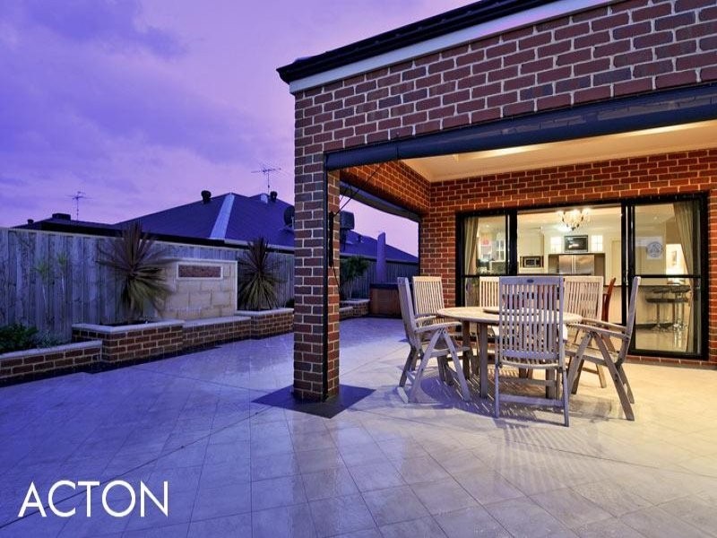 10 Cordia Way, Halls Head WA 6210