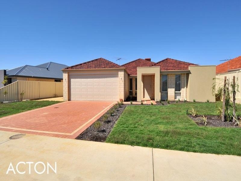 10 Benooka Grange, Lakelands WA 6210