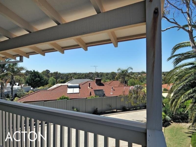 6 Banyon Close, Halls Head WA 6210
