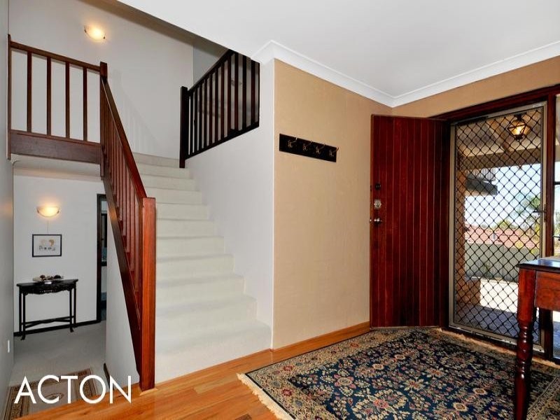 6 Banyon Close, Halls Head WA 6210