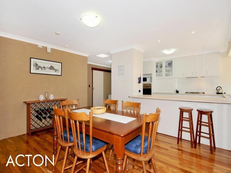 6 Banyon Close, Halls Head WA 6210