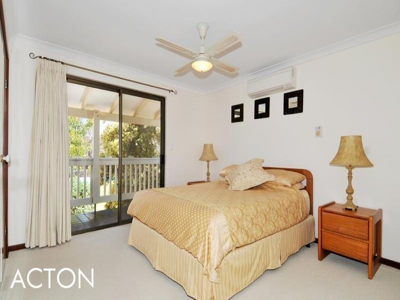 6 Banyon Close, Halls Head WA 6210