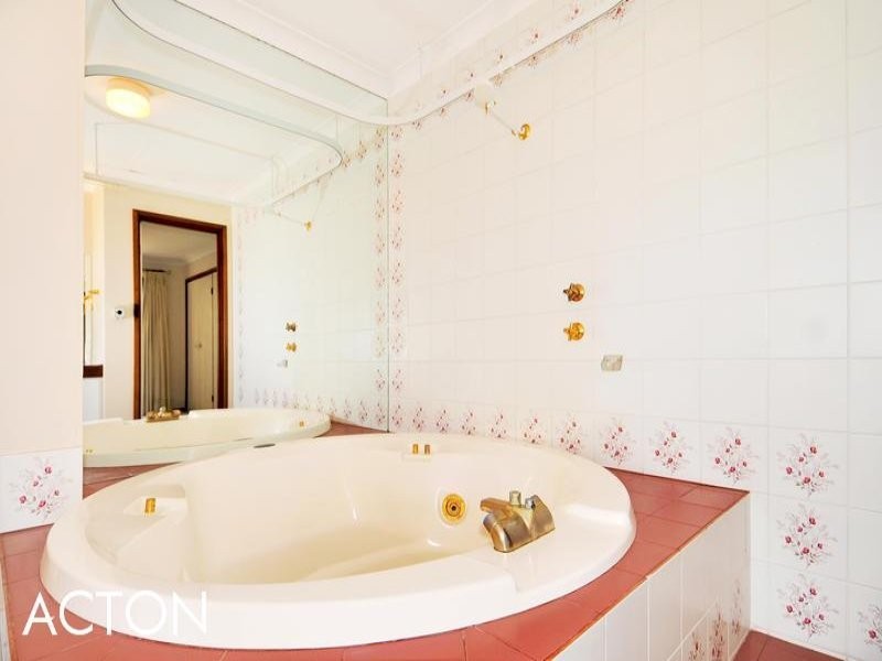 6 Banyon Close, Halls Head WA 6210