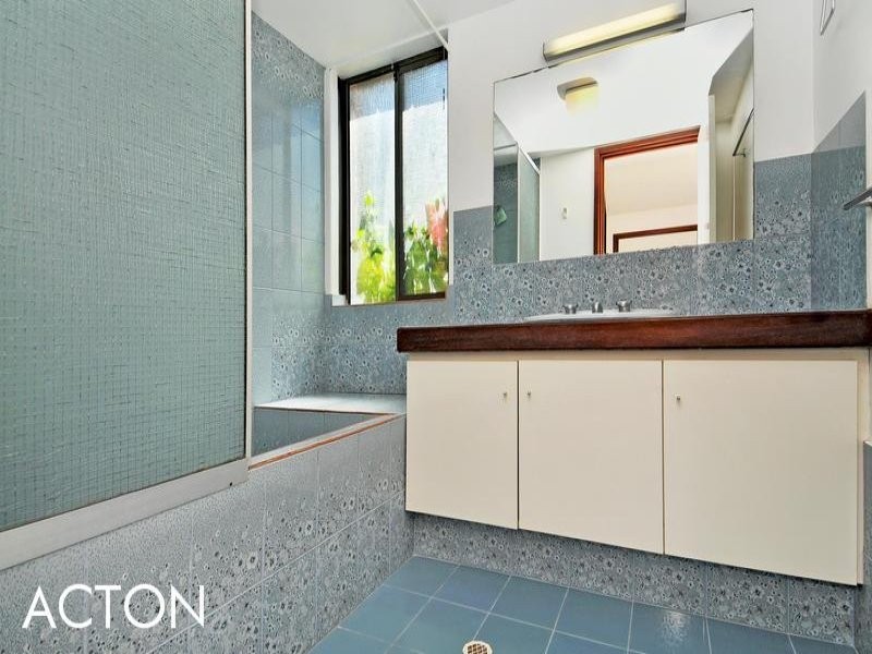 6 Banyon Close, Halls Head WA 6210