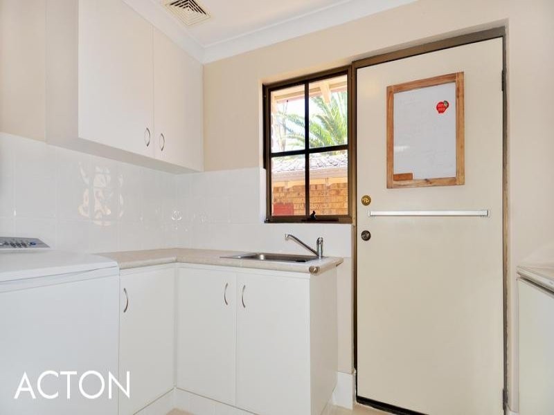 6 Banyon Close, Halls Head WA 6210