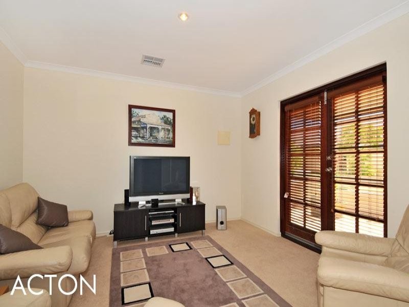 21 Pacifica Way, Dudley Park WA 6210