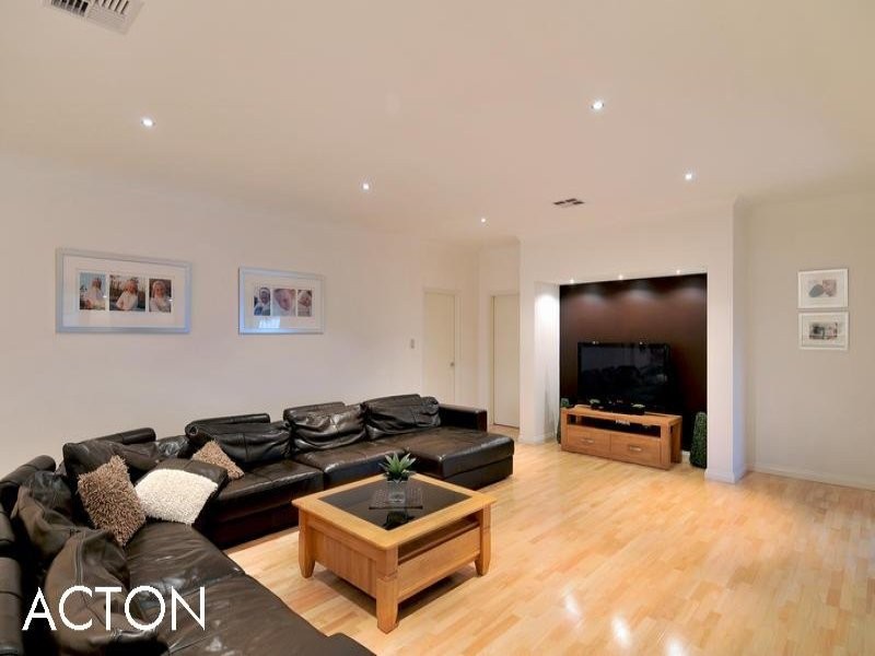 61 Camden Way, Meadow Springs WA 6210