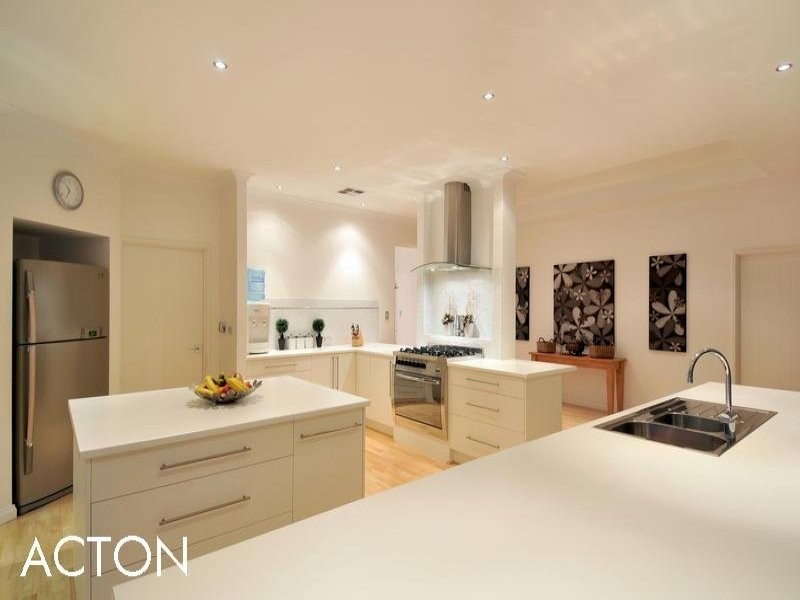 61 Camden Way, Meadow Springs WA 6210