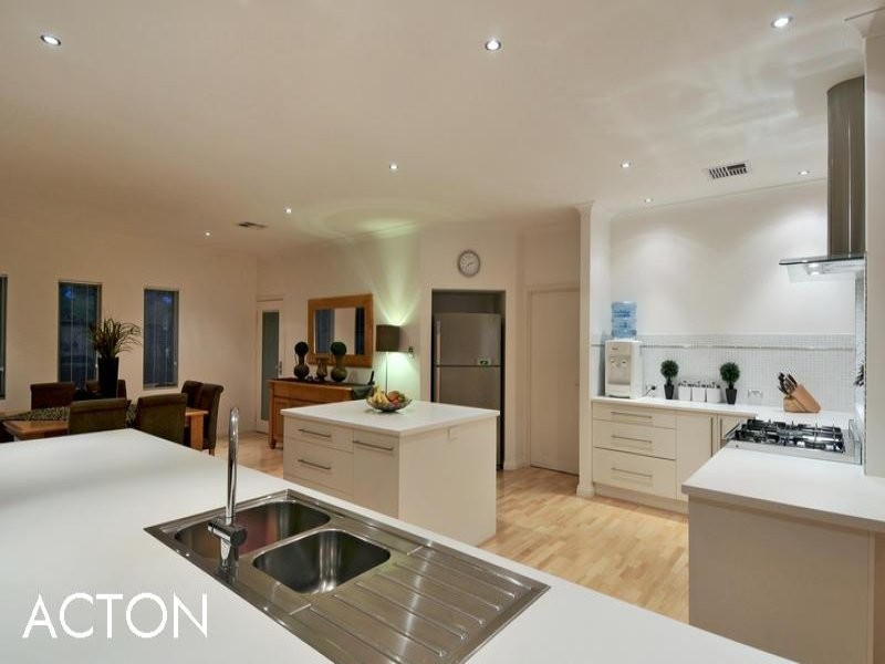 61 Camden Way, Meadow Springs WA 6210