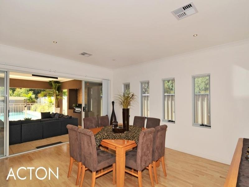 61 Camden Way, Meadow Springs WA 6210