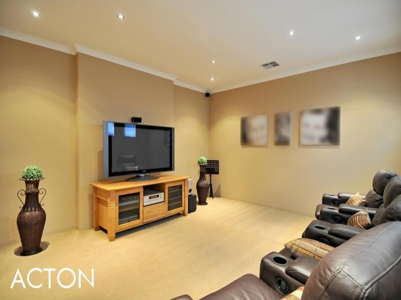 61 Camden Way, Meadow Springs WA 6210