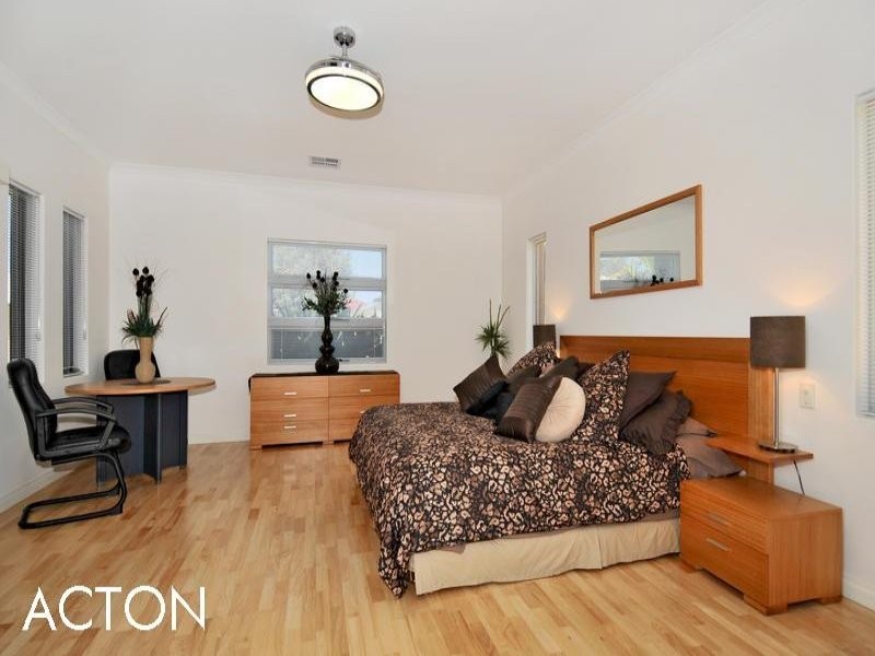 61 Camden Way, Meadow Springs WA 6210