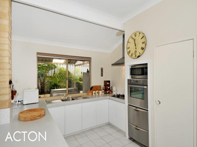 12 Carnoustie Gardens, Meadow Springs WA 6210