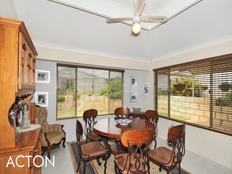 12 Carnoustie Gardens, Meadow Springs WA 6210