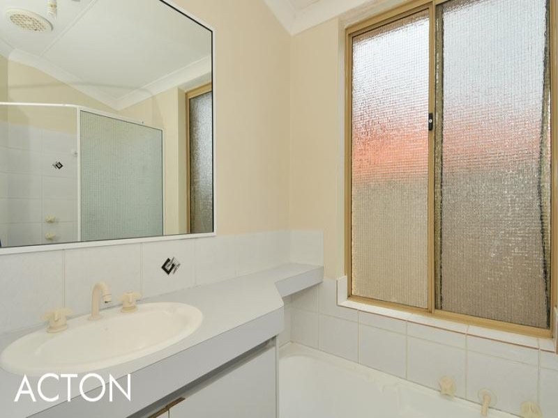 12 Carnoustie Gardens, Meadow Springs WA 6210