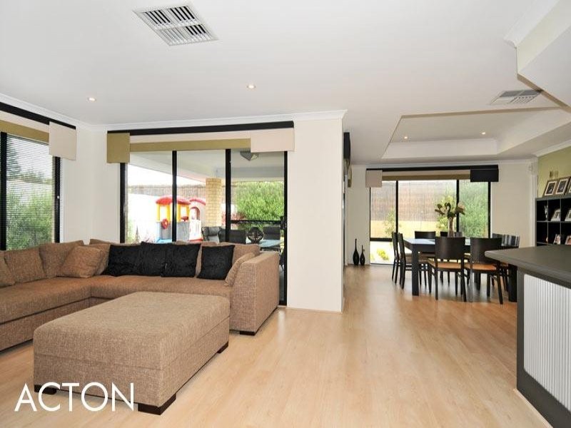 74 Northport Boulevard, Wannanup WA 6210