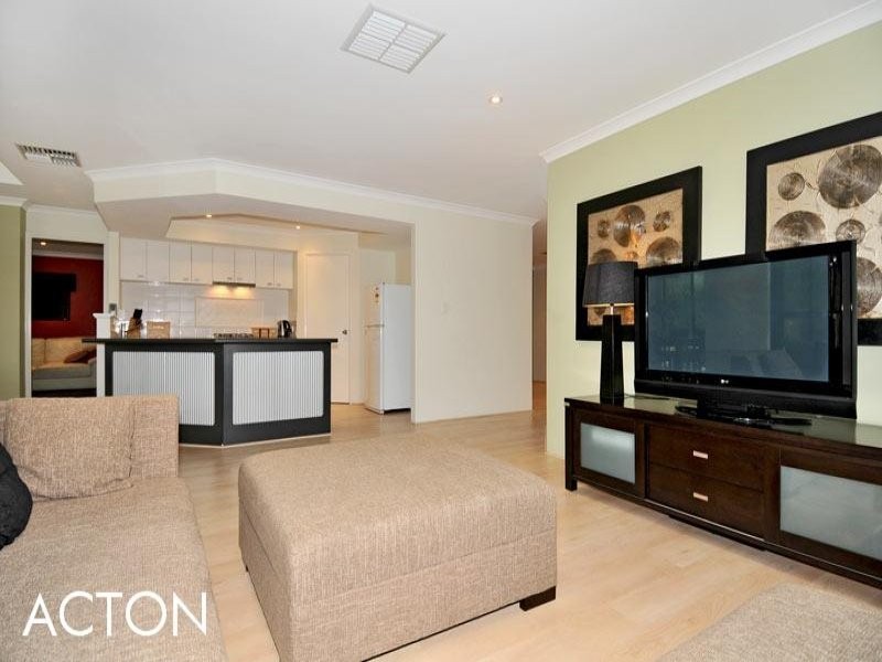 74 Northport Boulevard, Wannanup WA 6210