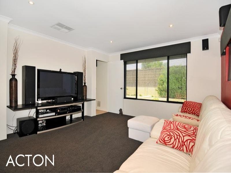 74 Northport Boulevard, Wannanup WA 6210