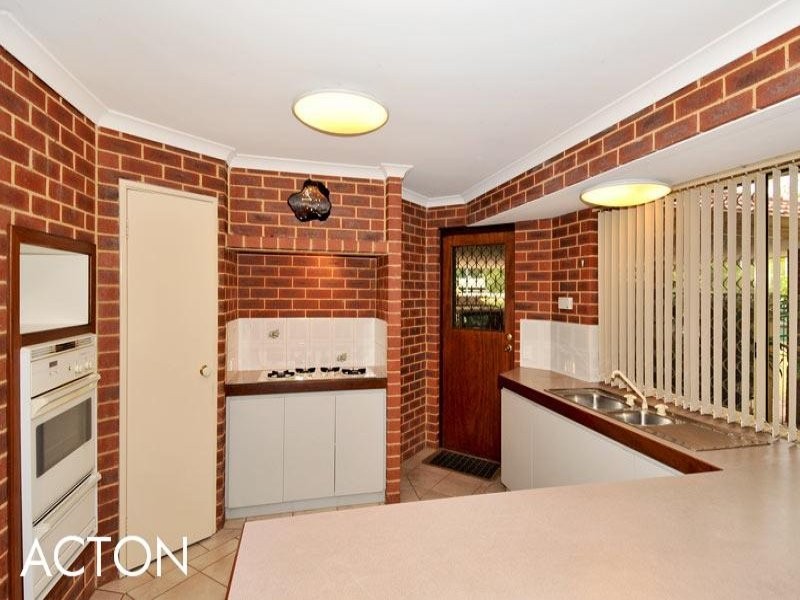 6 Queenscliff Rise, Greenfields WA 6210