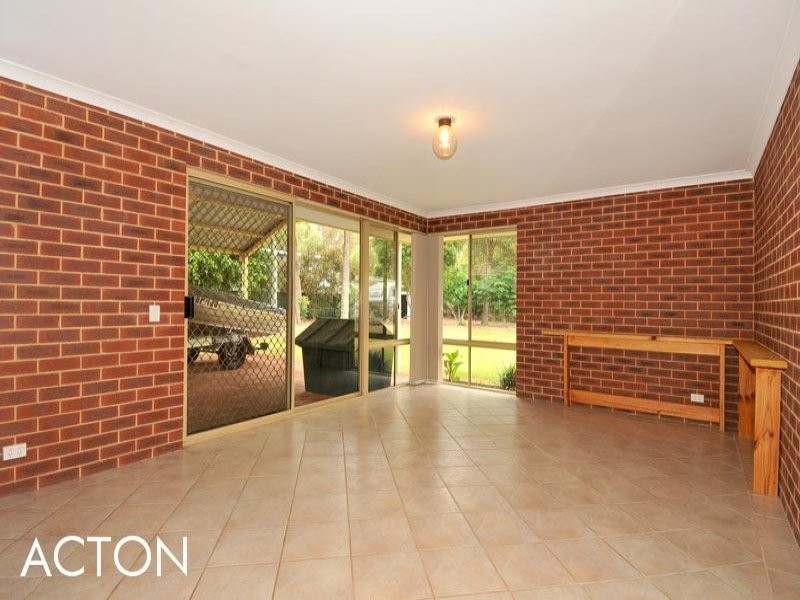 6 Queenscliff Rise, Greenfields WA 6210