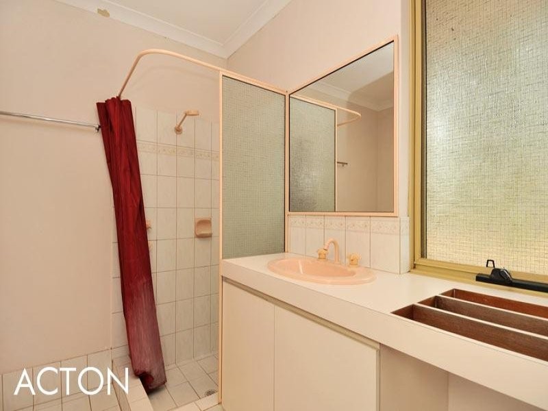 6 Queenscliff Rise, Greenfields WA 6210