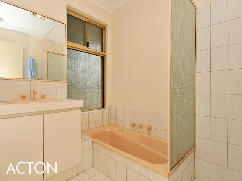 6 Queenscliff Rise, Greenfields WA 6210