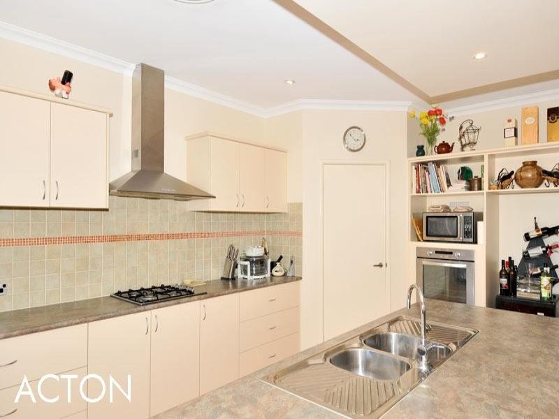 6 Guilderton Close, Erskine WA 6210