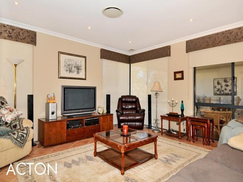 6 Guilderton Close, Erskine WA 6210