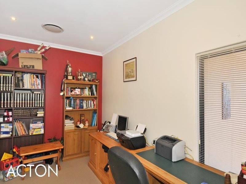 6 Guilderton Close, Erskine WA 6210