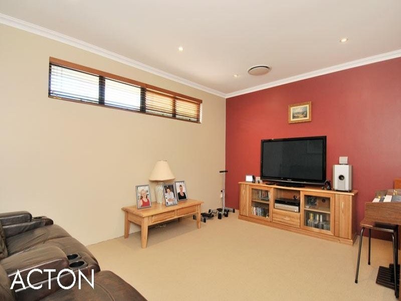 6 Guilderton Close, Erskine WA 6210