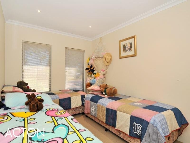 6 Guilderton Close, Erskine WA 6210