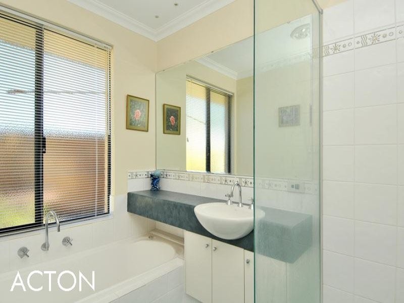 6 Guilderton Close, Erskine WA 6210