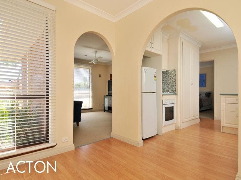 20 Jacaranda Drive, North Yunderup WA 6208