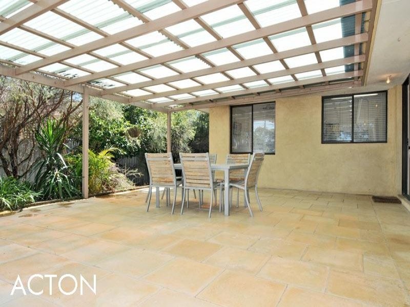 20 Jacaranda Drive, North Yunderup WA 6208