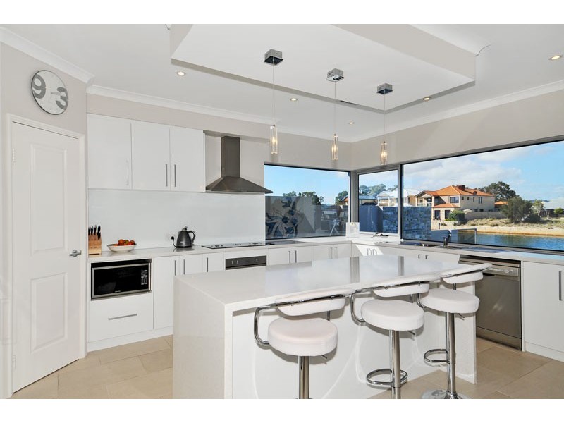 37 Erins Isle, Dudley Park WA 6210