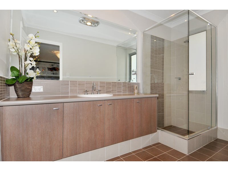 37 Erins Isle, Dudley Park WA 6210