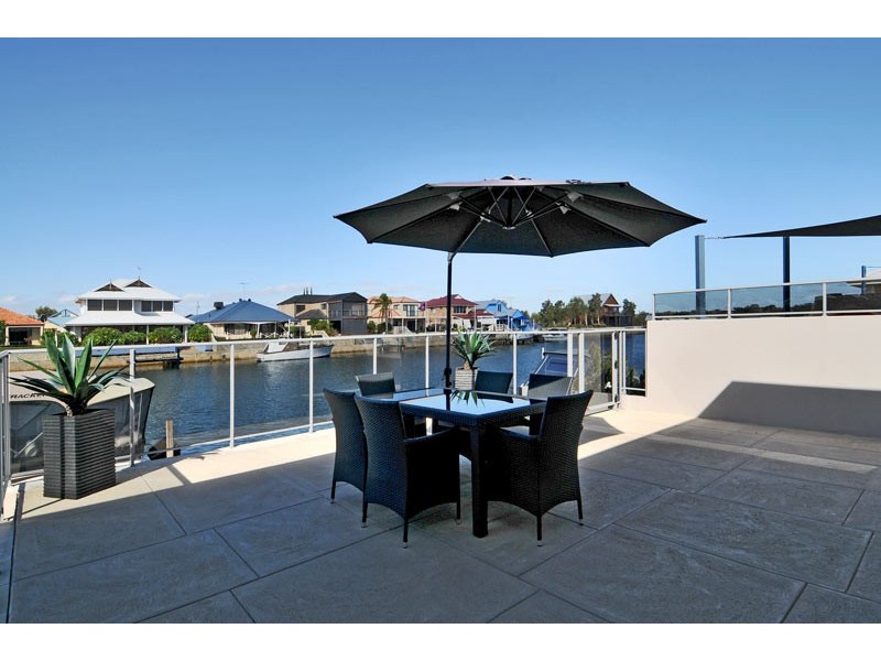 37 Erins Isle, Dudley Park WA 6210