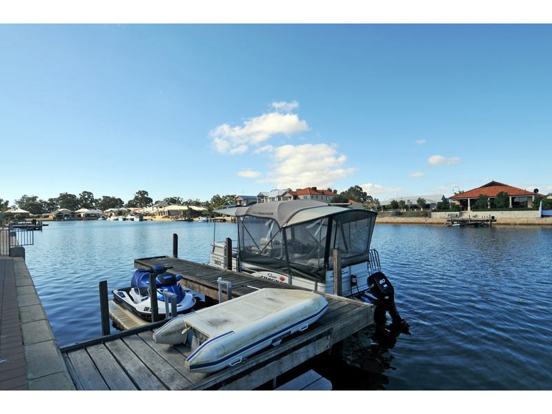 37 Erins Isle, Dudley Park WA 6210