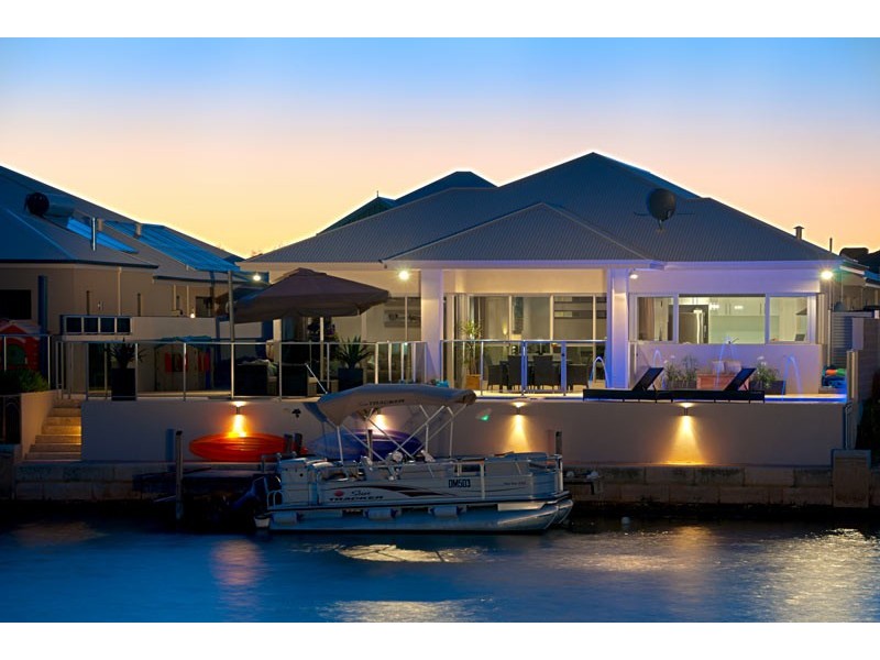 37 Erins Isle, Dudley Park WA 6210