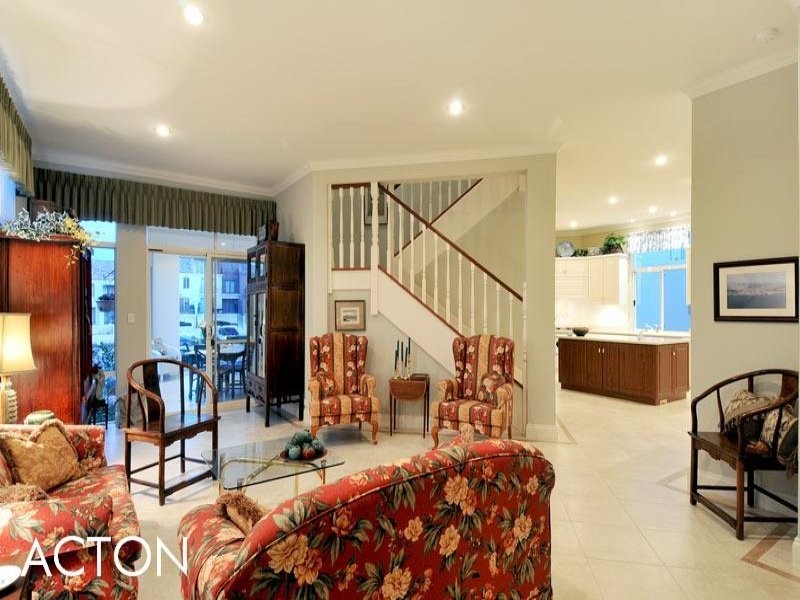 16 Baudin Way, Wannanup WA 6210