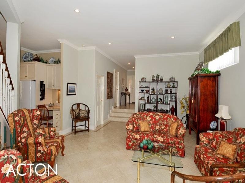 16 Baudin Way, Wannanup WA 6210