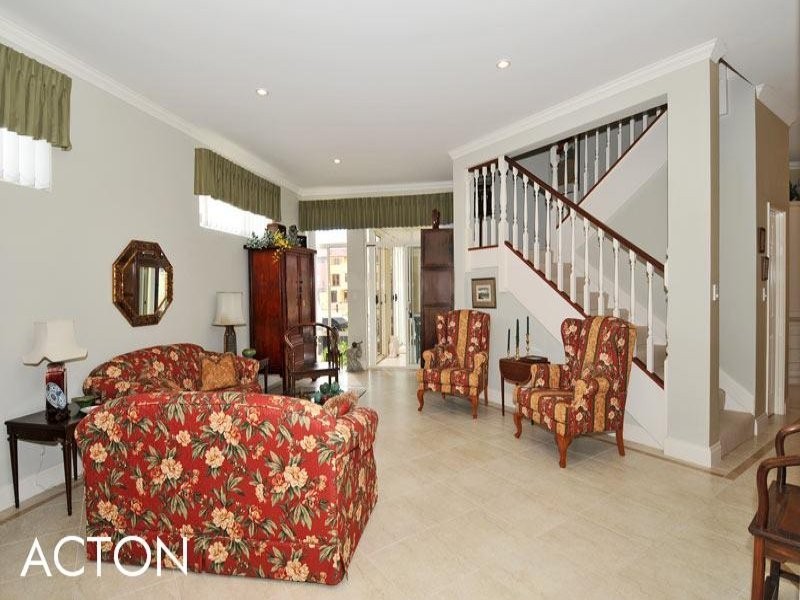 16 Baudin Way, Wannanup WA 6210