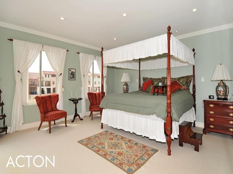 16 Baudin Way, Wannanup WA 6210