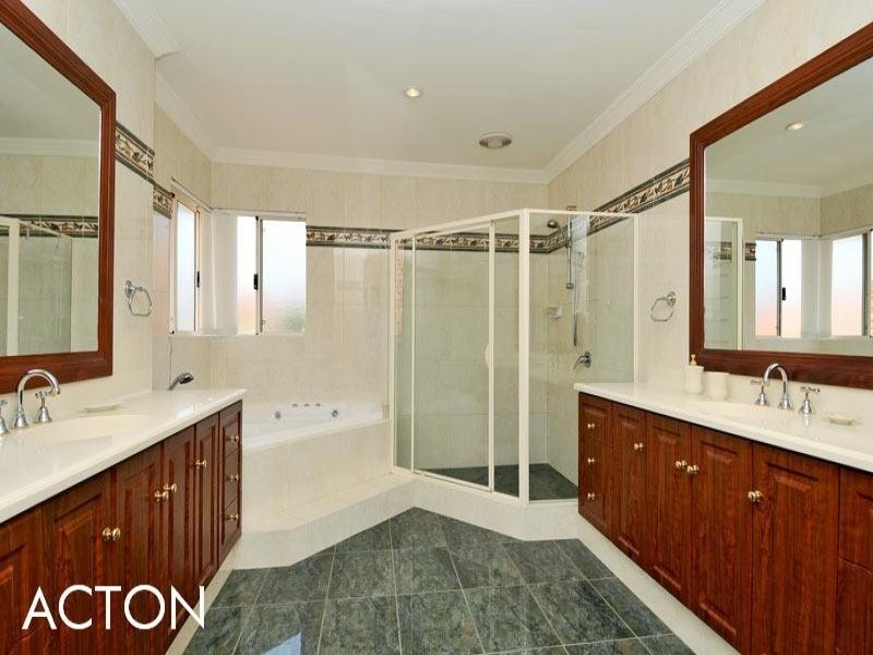 16 Baudin Way, Wannanup WA 6210