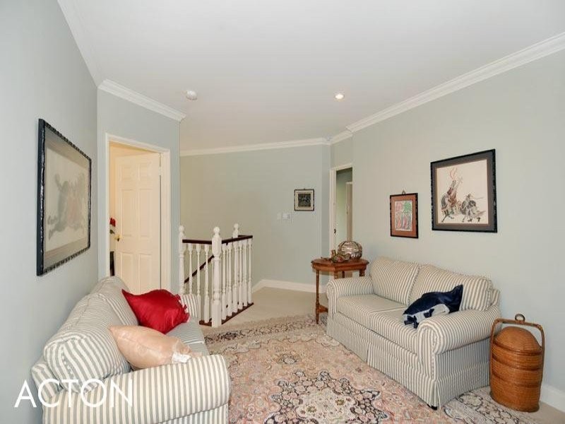 16 Baudin Way, Wannanup WA 6210