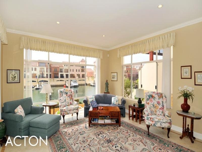 16 Baudin Way, Wannanup WA 6210