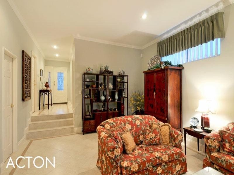 16 Baudin Way, Wannanup WA 6210