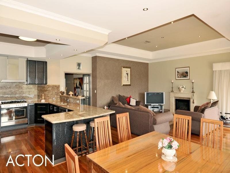 8 Brindabella Crescent, Halls Head WA 6210