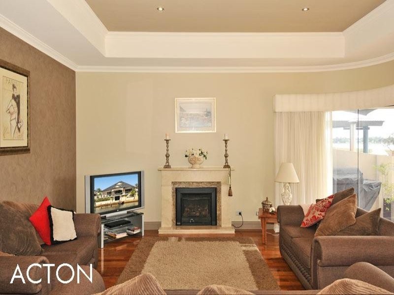 8 Brindabella Crescent, Halls Head WA 6210