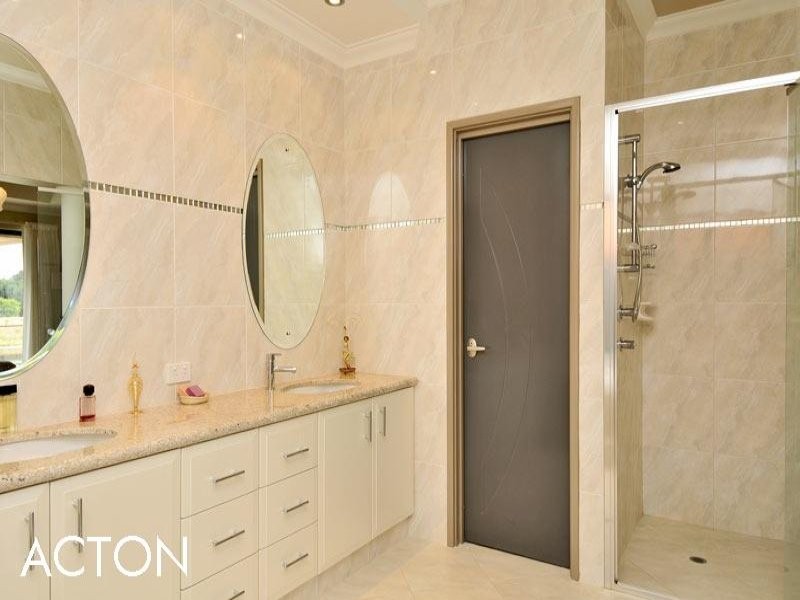 8 Brindabella Crescent, Halls Head WA 6210